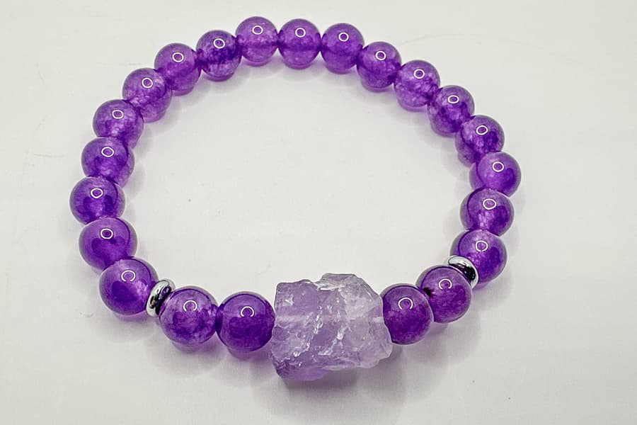 Armband mit Amethysten